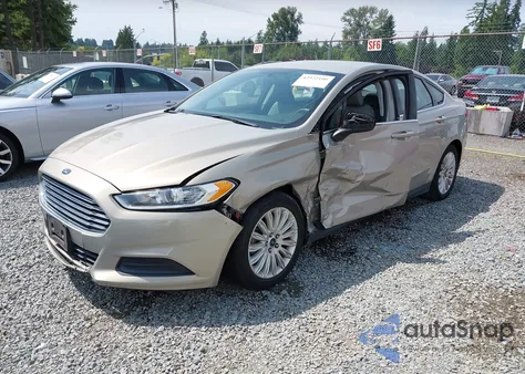 2015 Ford Fusion Hybrid S из США, поврежденный, VIN 3FA6P0UU3FR170662